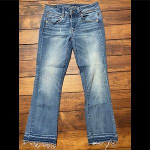 AE American Eagle Outfitters Distressed Super Stretch Kick Crop Jeans Sz 2 Reg